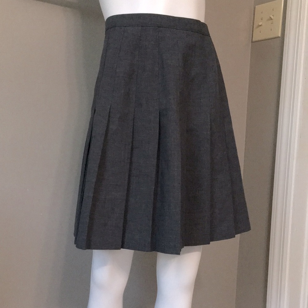 Gray pleated skirt
